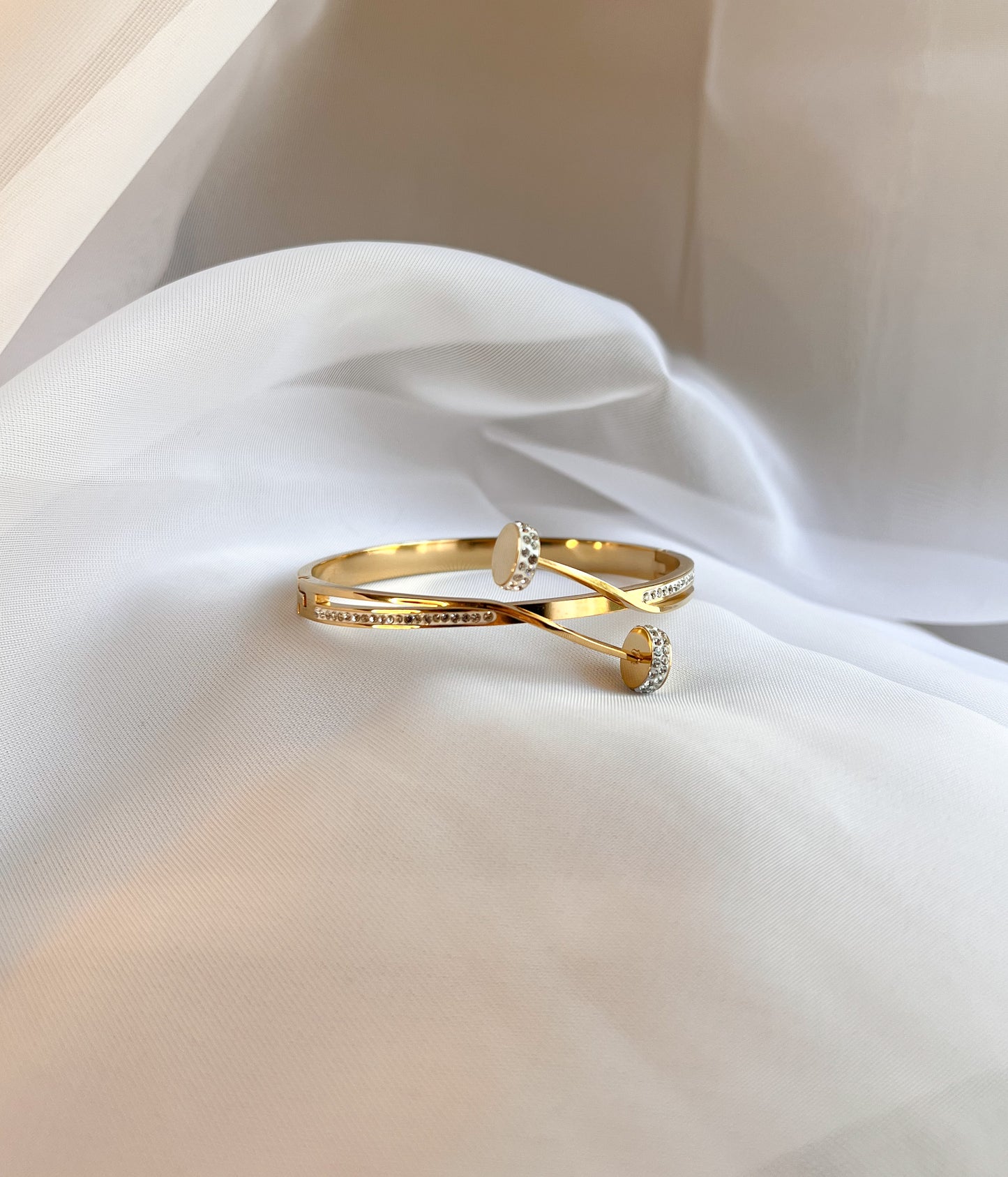 TALIA CROSS BRACELET