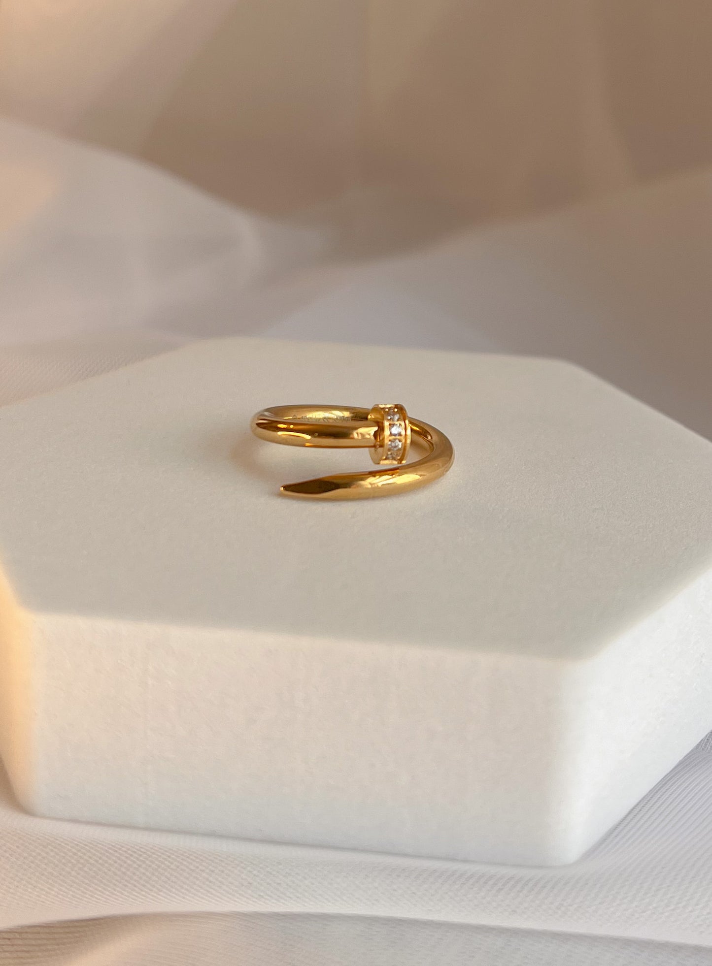 NAIL RING
