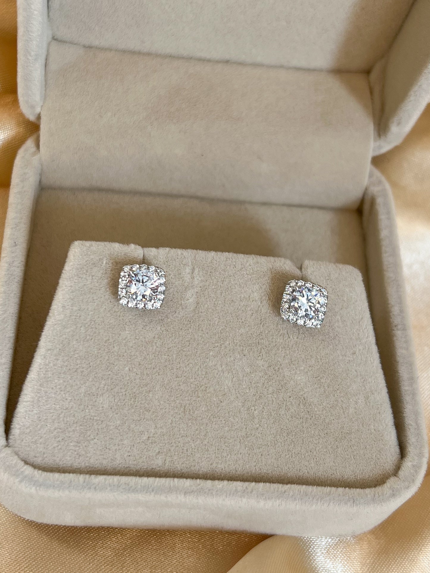 DREA STUD EARRINGS