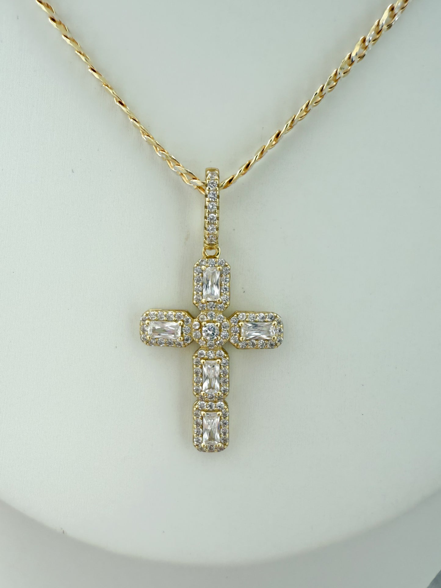 CHRIS NECKLACE