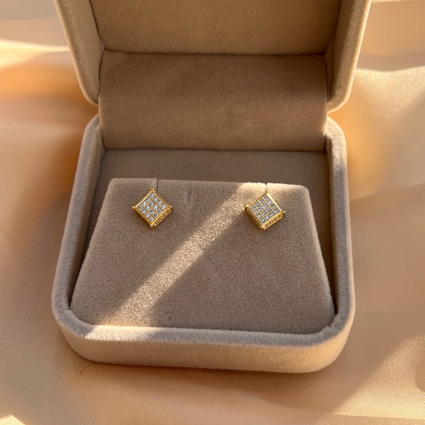 LORY EARRINGS
