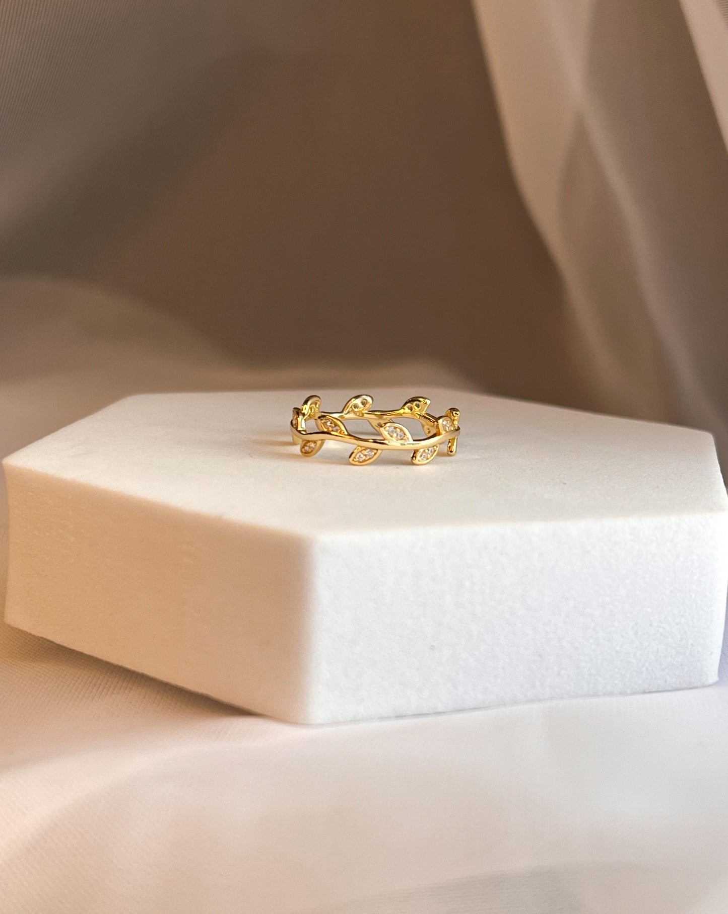 LEAF RING