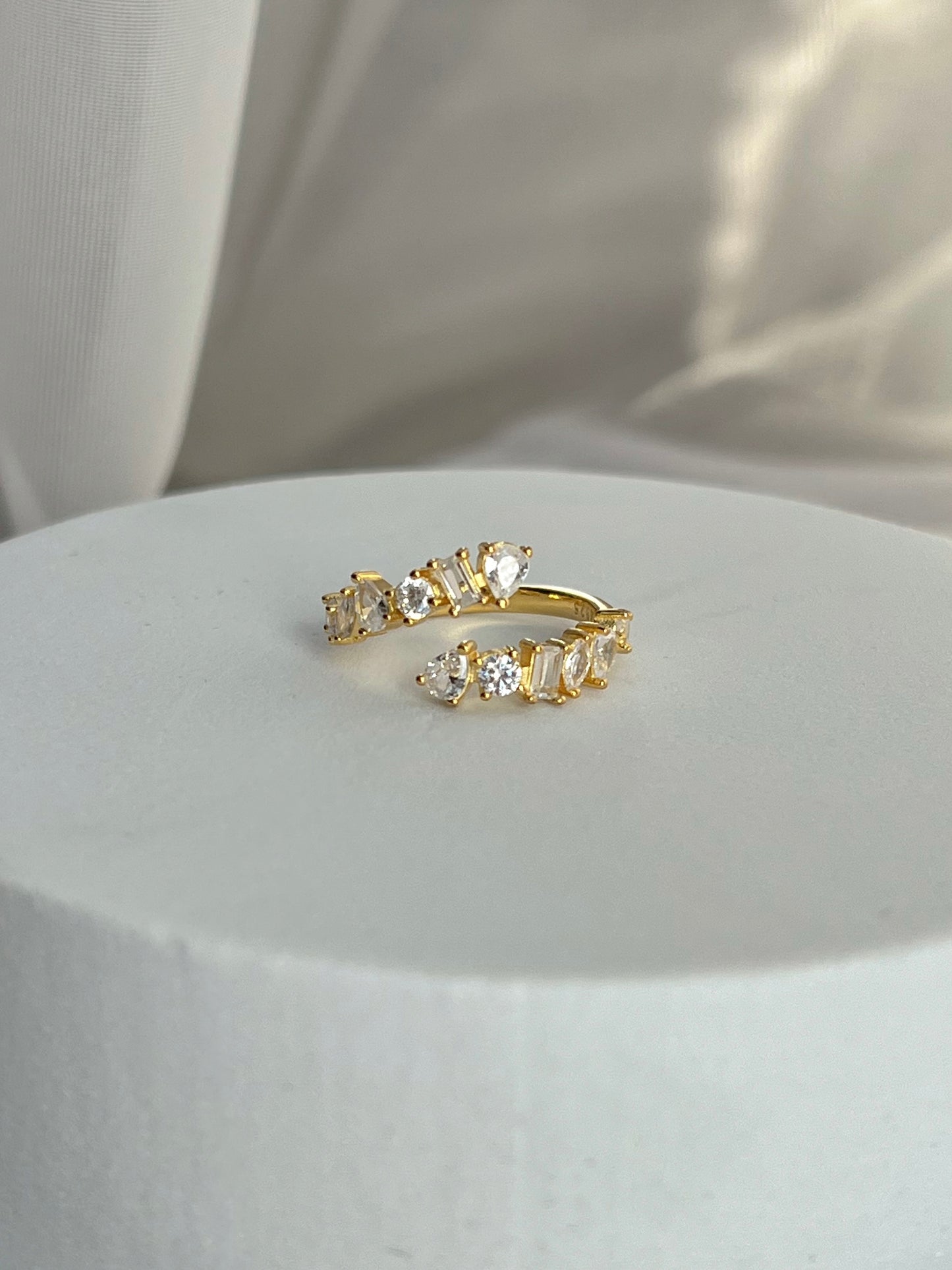 ADJUSTABLE DIAMOND RING