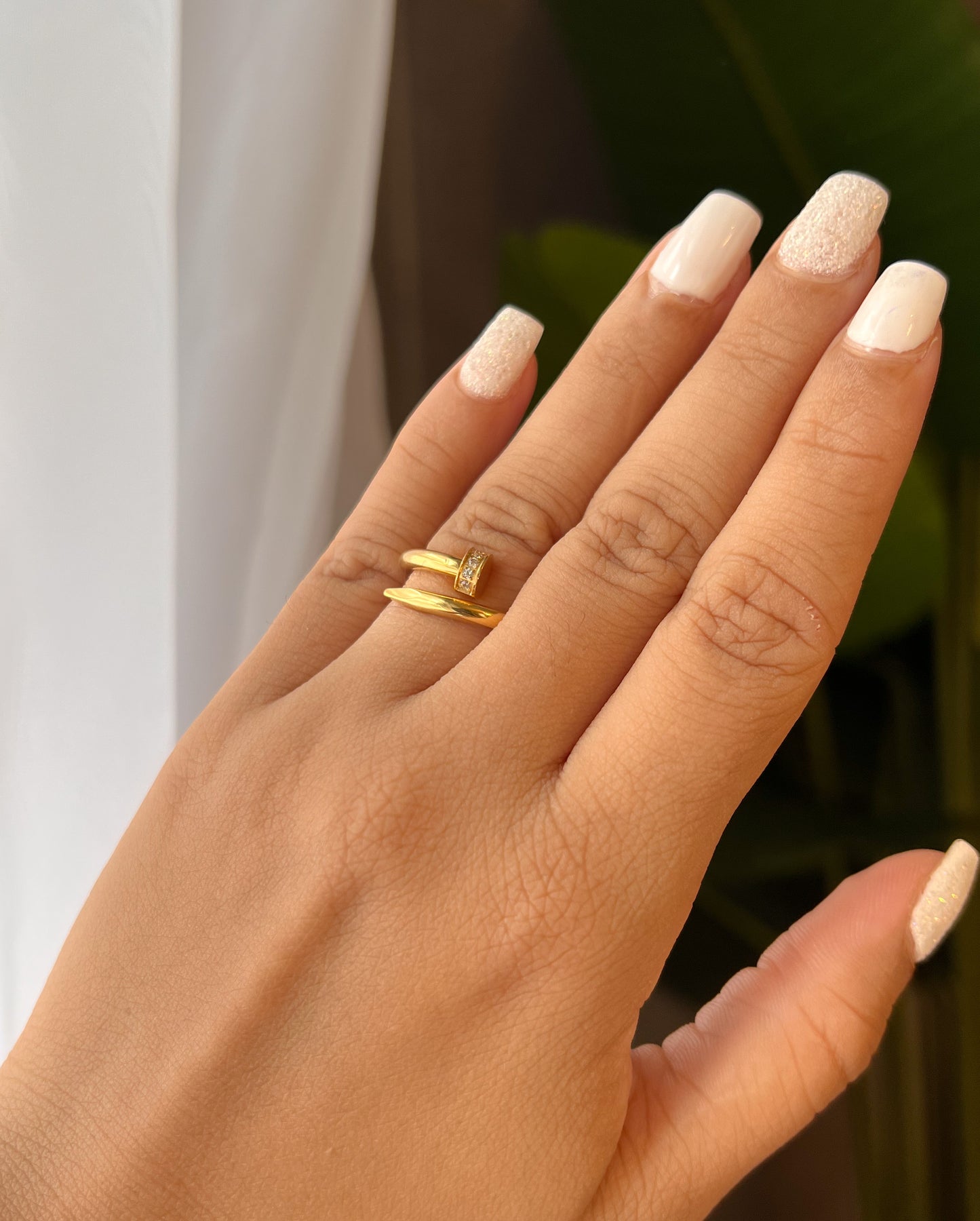NAIL RING