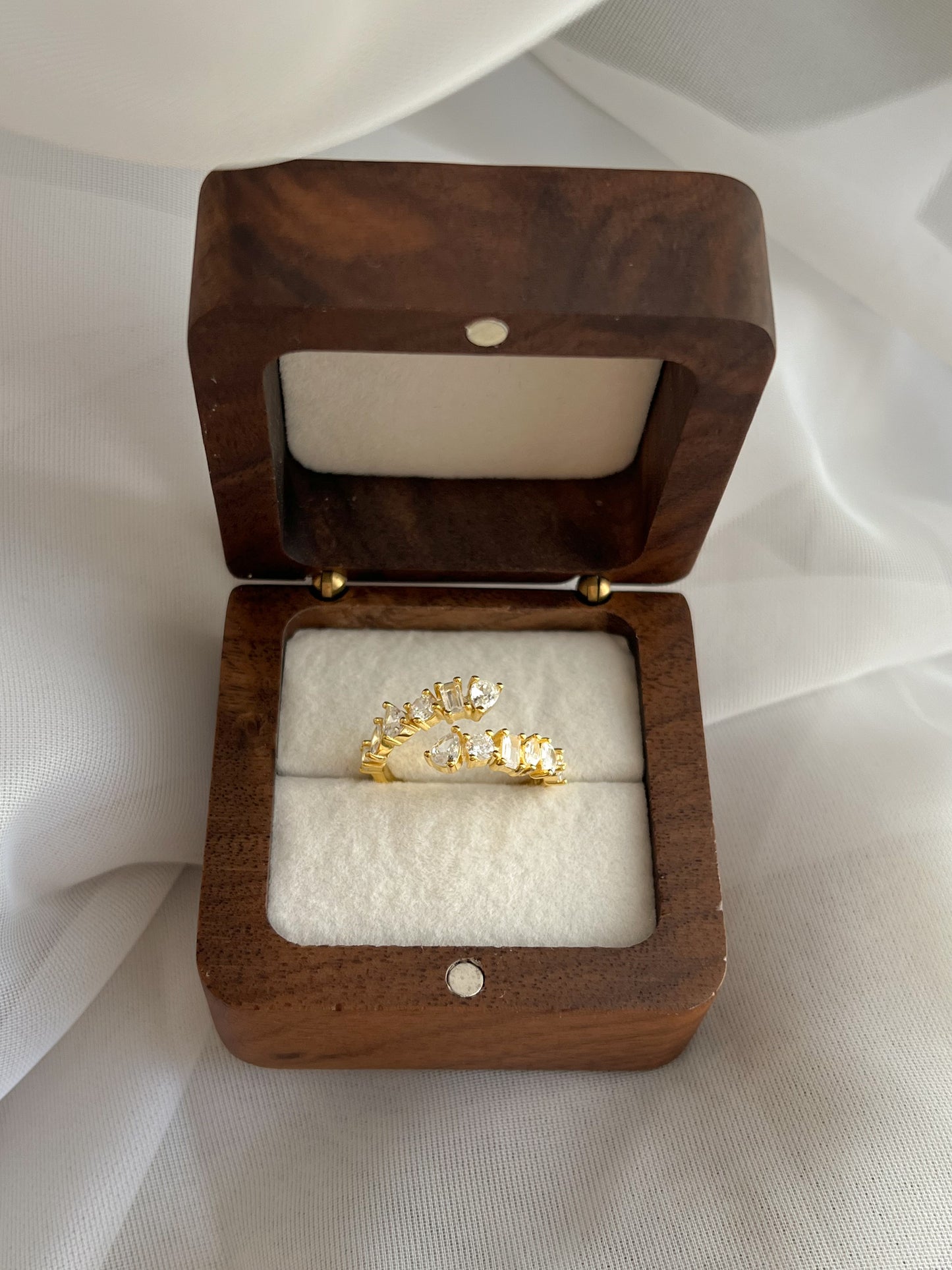 ADJUSTABLE DIAMOND RING
