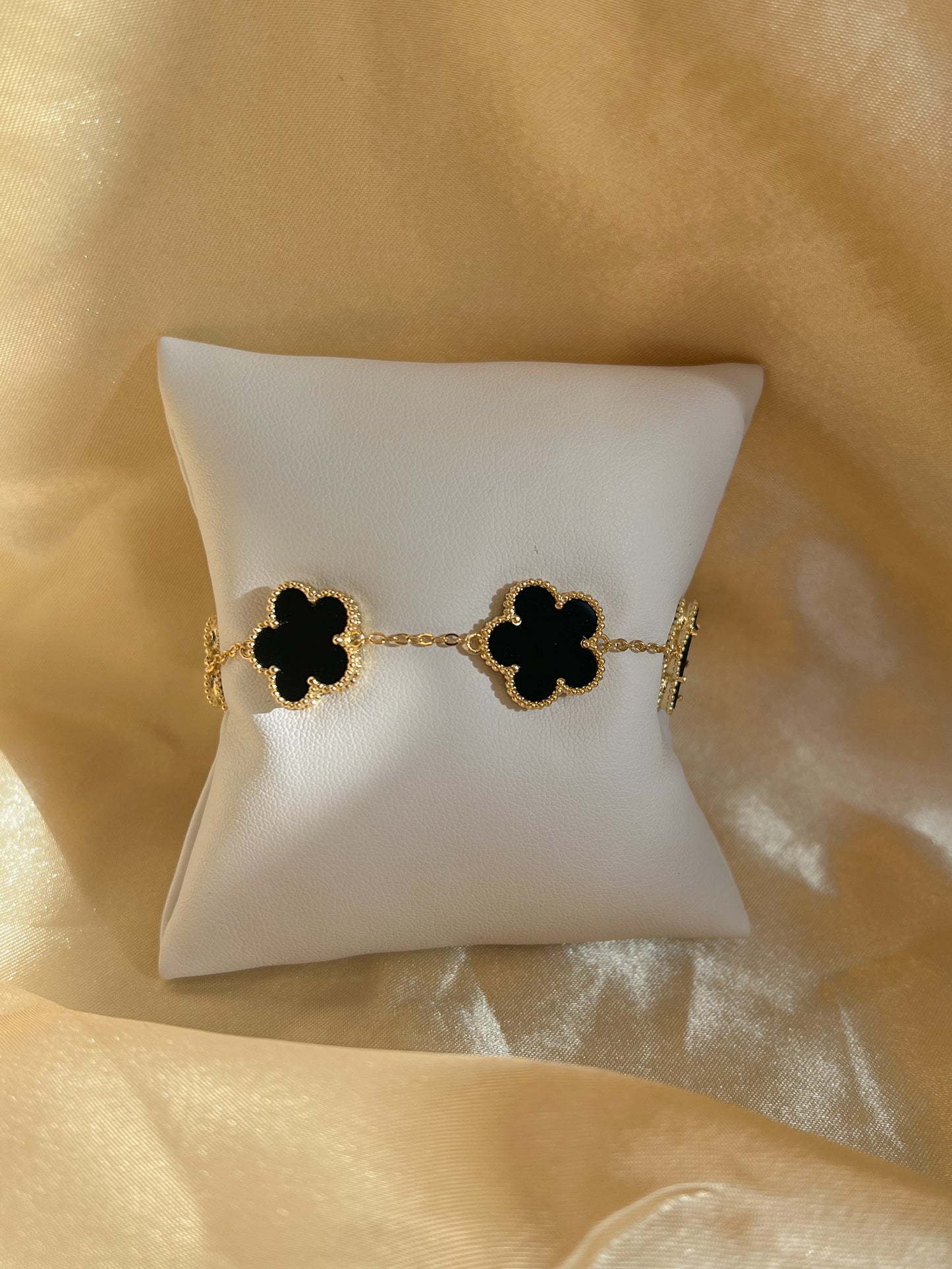LUCY CLOVER BRACELET