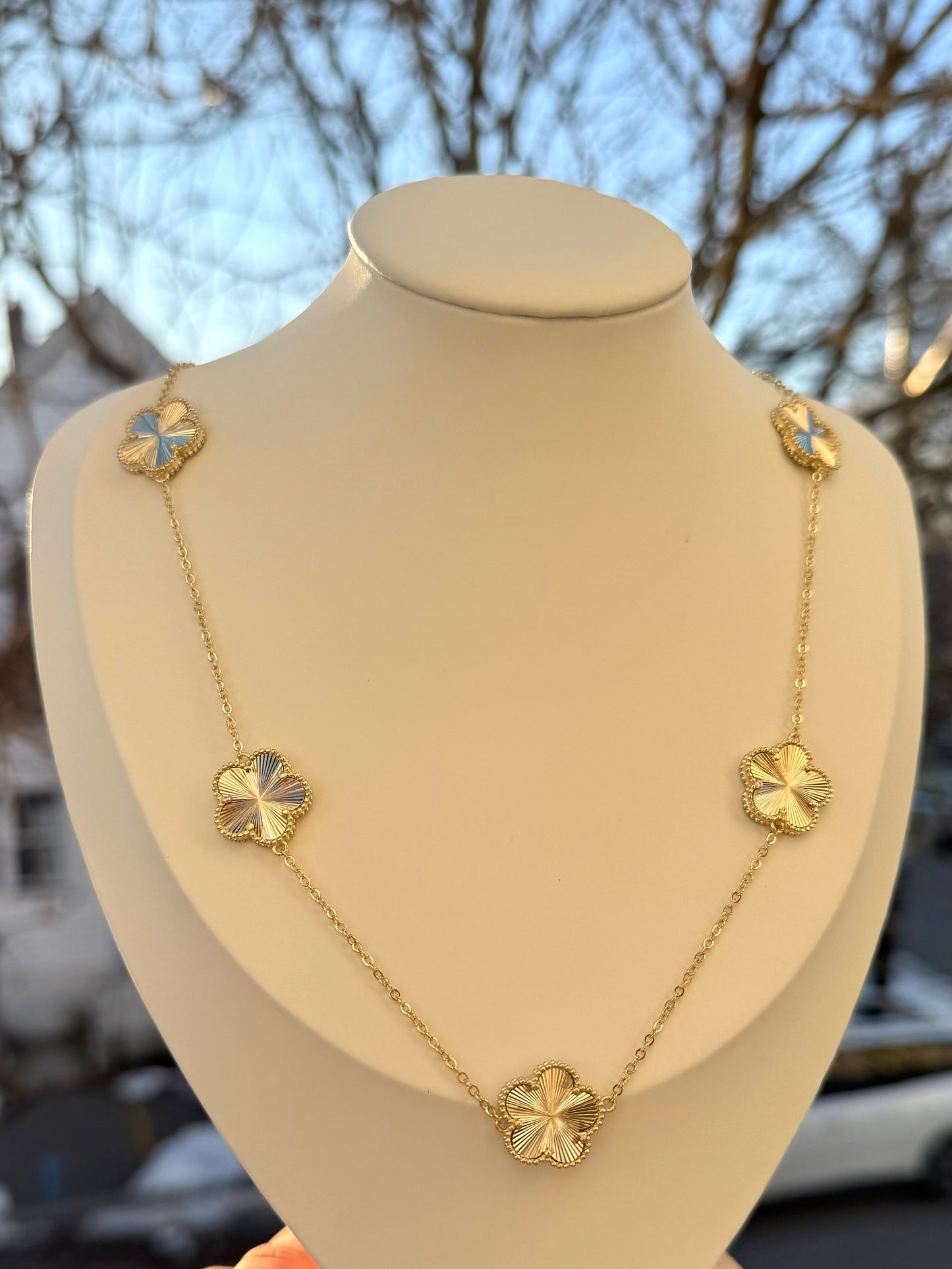 LUCY CLOVER NECKLACE