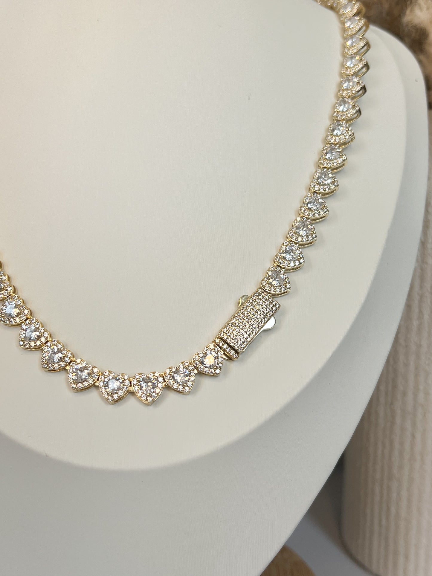 MARY HEART TENNIS NECKLACE
