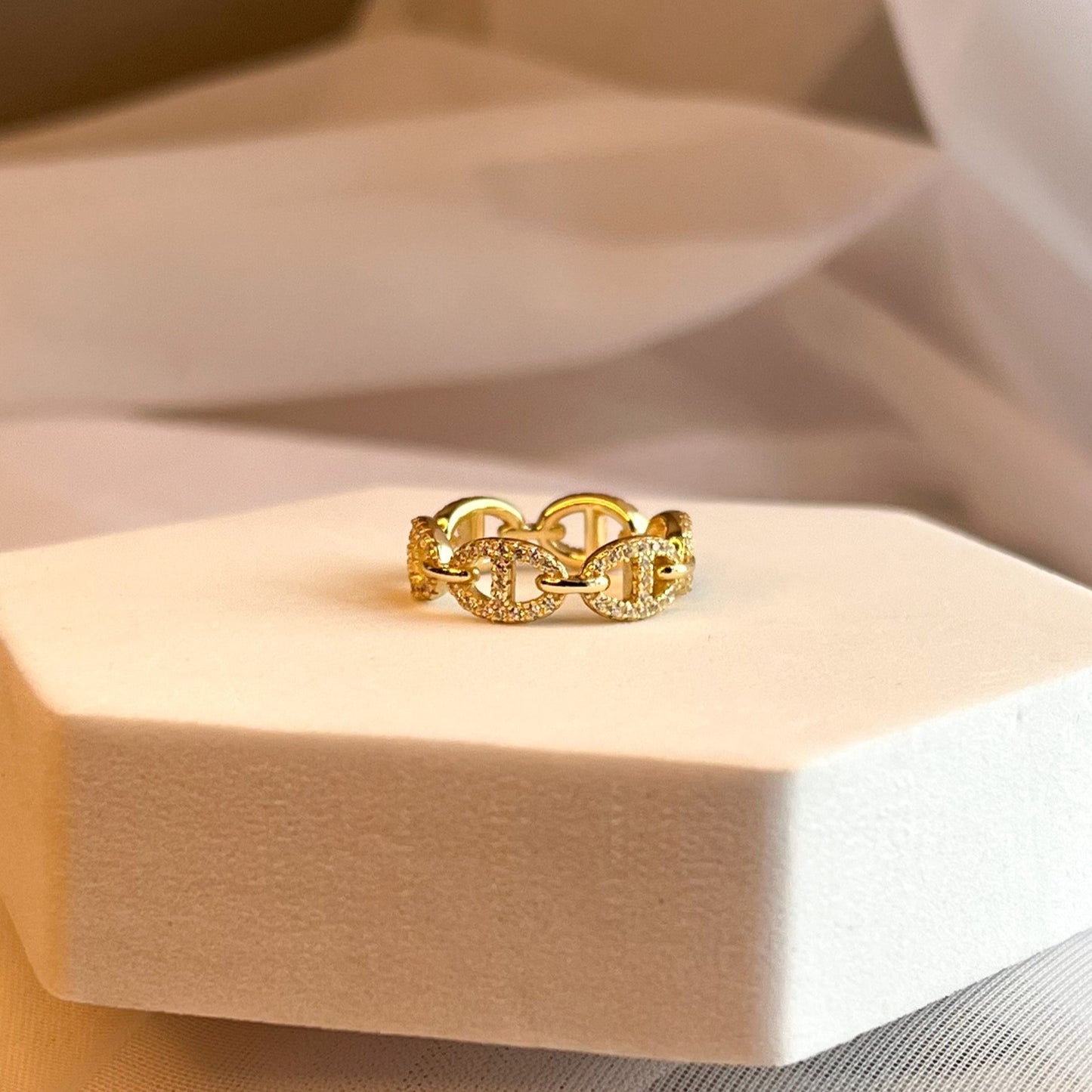 Elegant Chain Ring