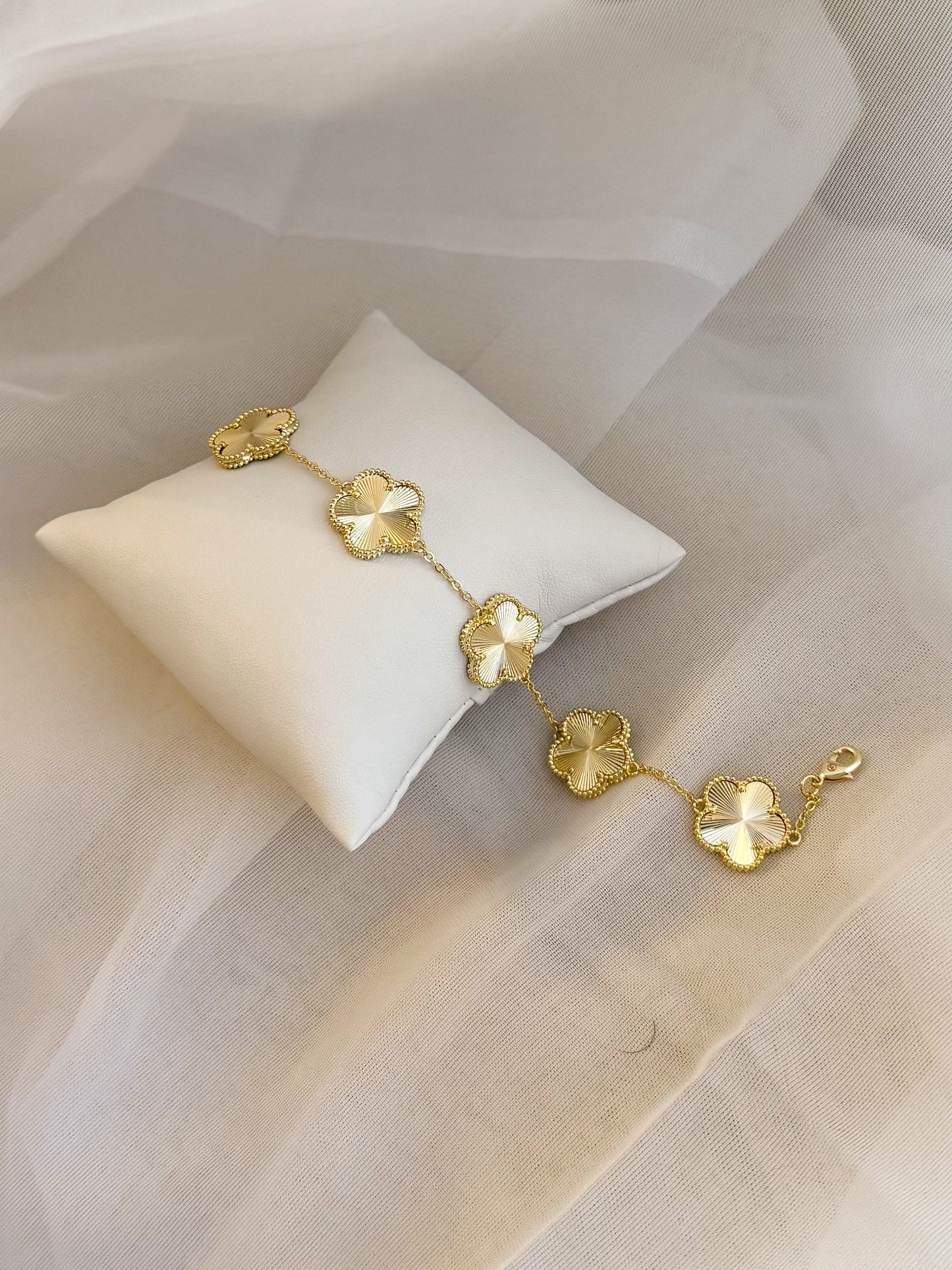 LUCY CLOVER BRACELET