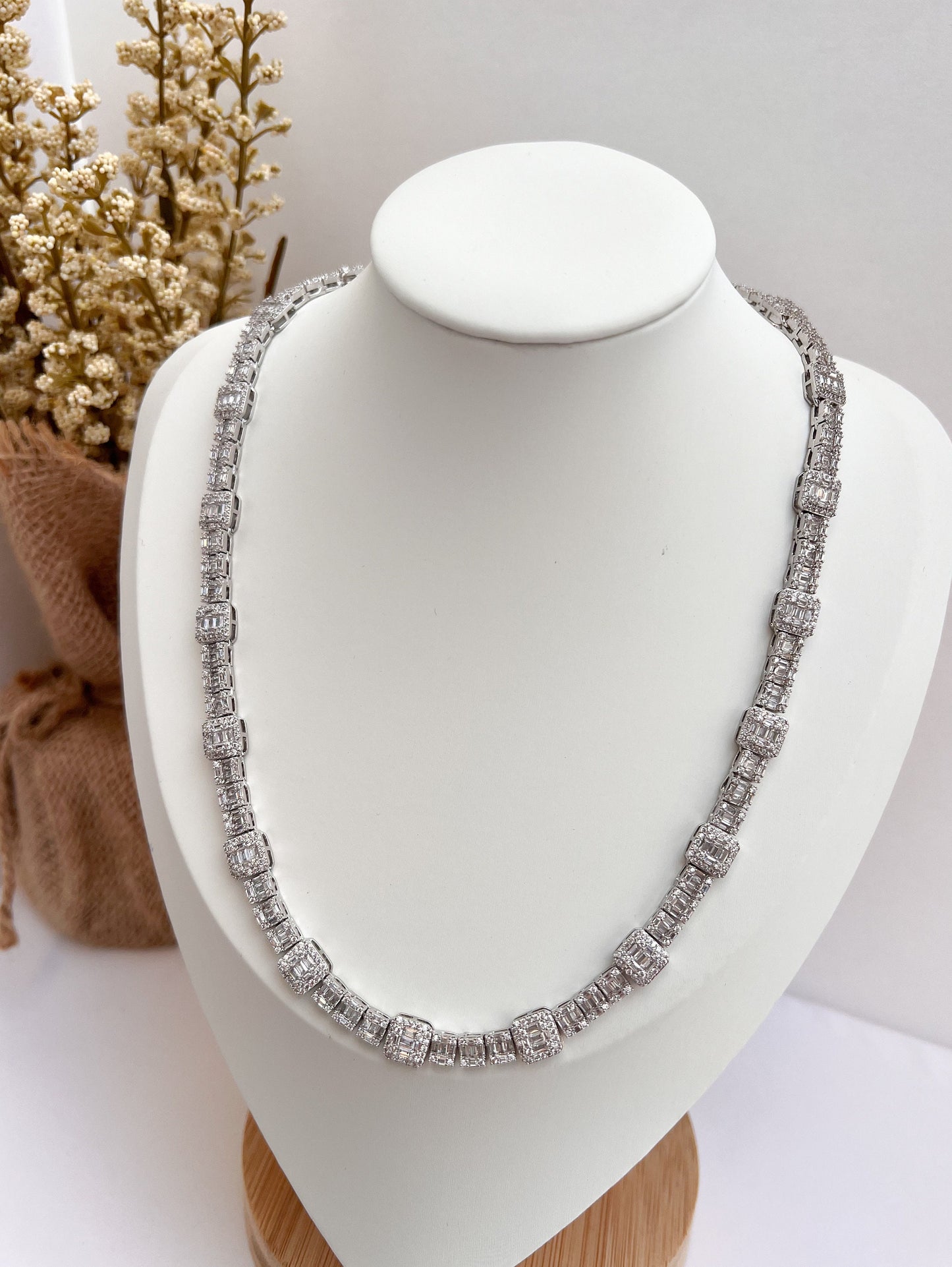 WISH BAGUETTE NECKLACE