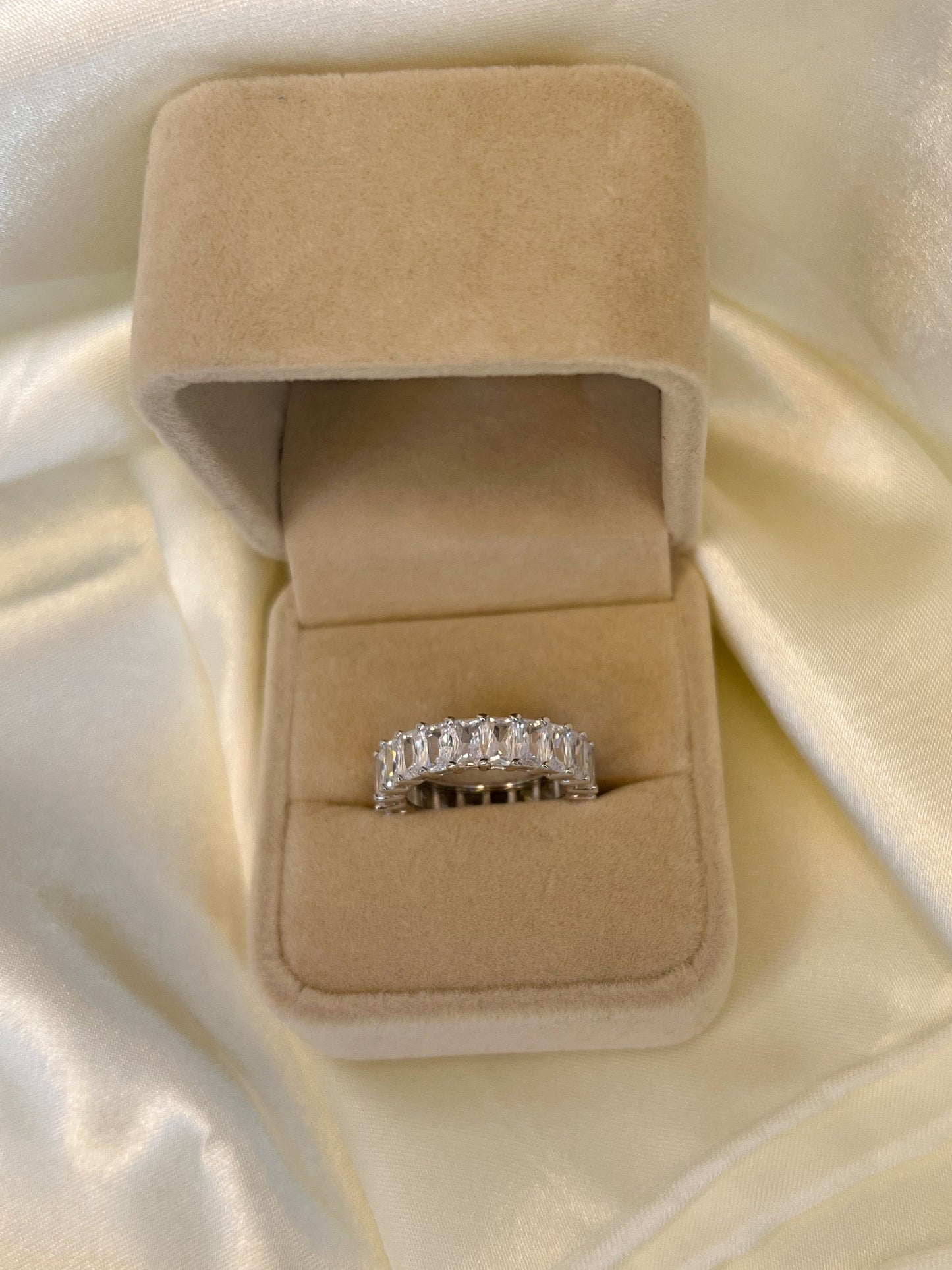 ETERNITY BAGUETTE RING